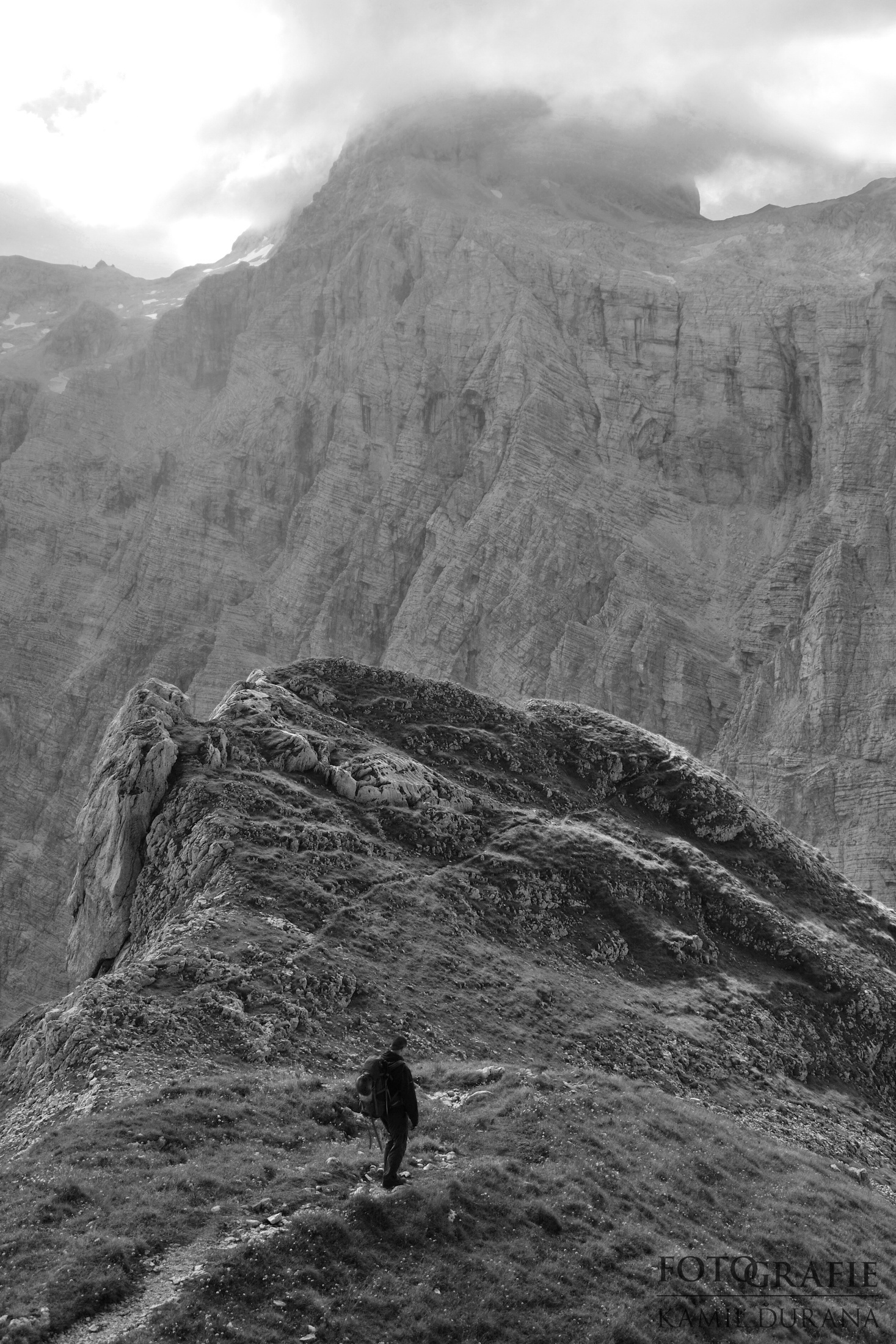 100911-049__DSC0073-bw.jpg